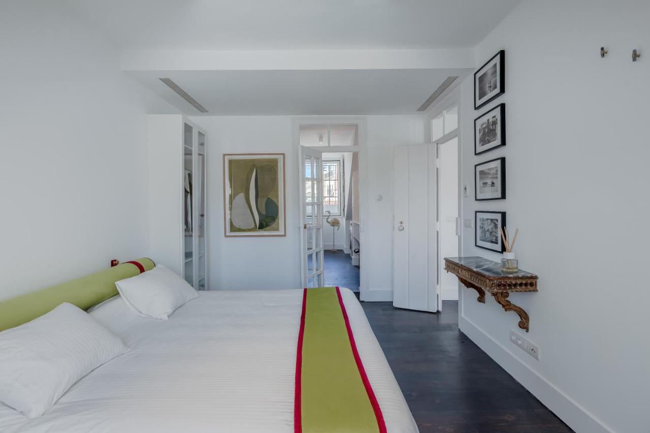 Principe Real Charming Garden View Flat At The Heart Of Lisbon